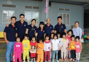 BRINGING JOY AND WARMTH TO MAI AM TIN THAC, LOC TAN AT CHRISTMAS