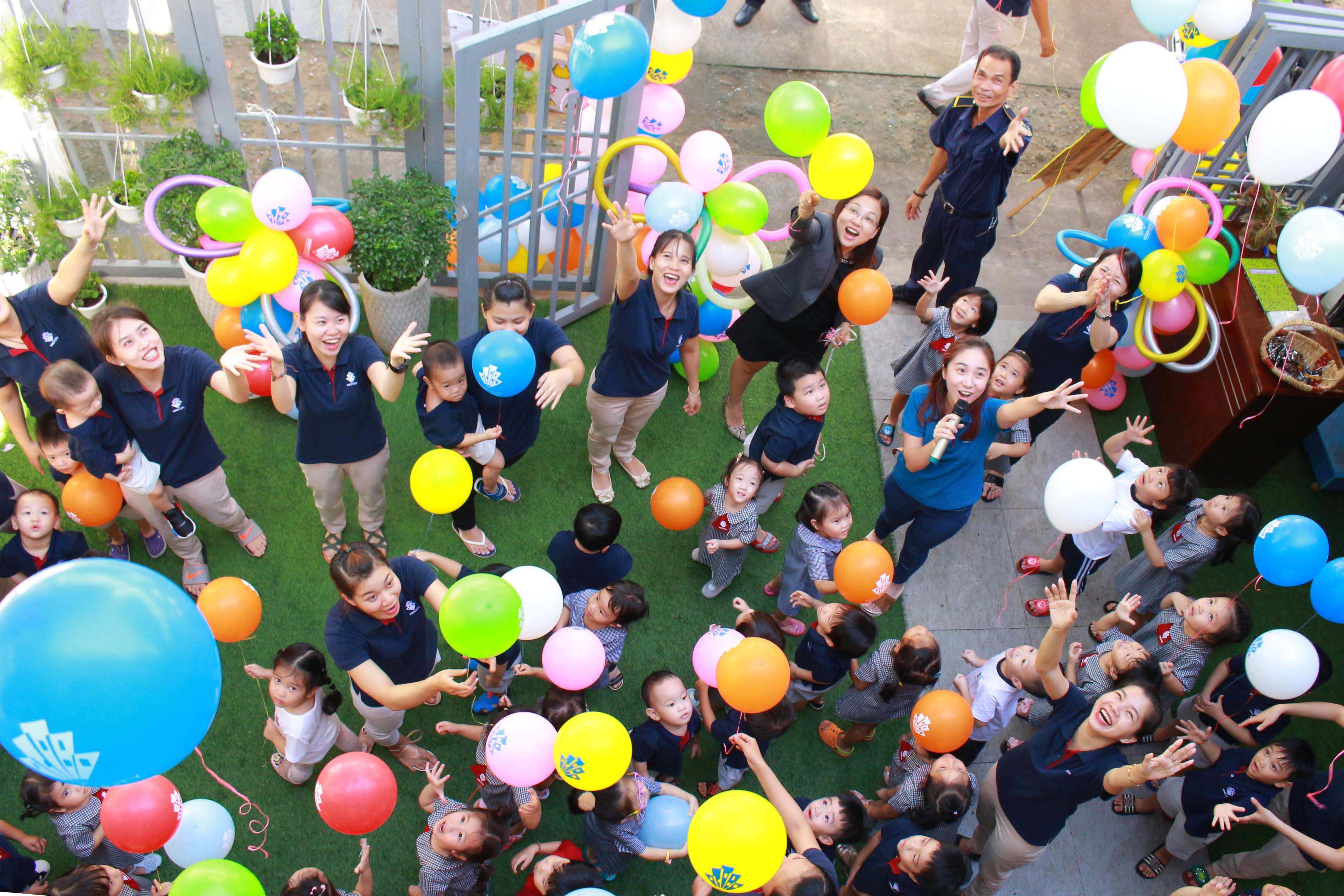 Rộn ràng ngày hội " BACK TO SCHOOL"