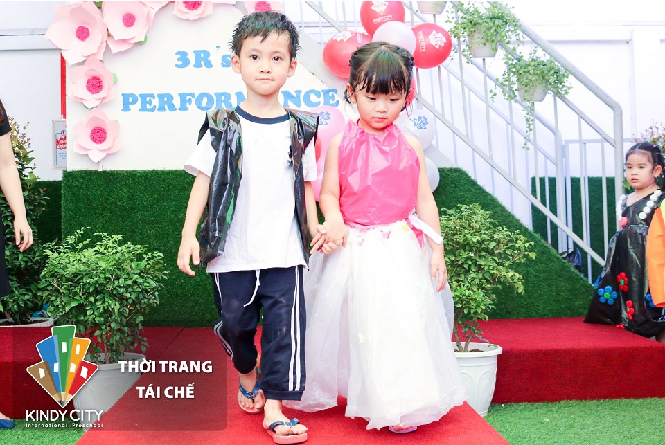 Ngắm thời trang tái chế của học sinh Kindy City Gò Dầu