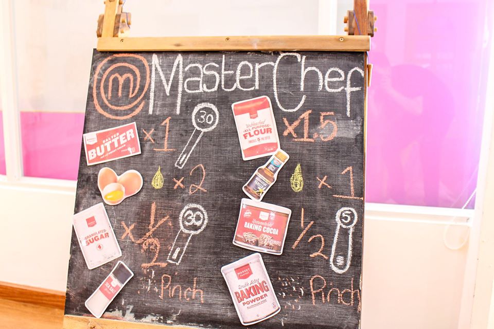 Hoạt động làm bánh quy sô-cô-la có tên “Master Chef”