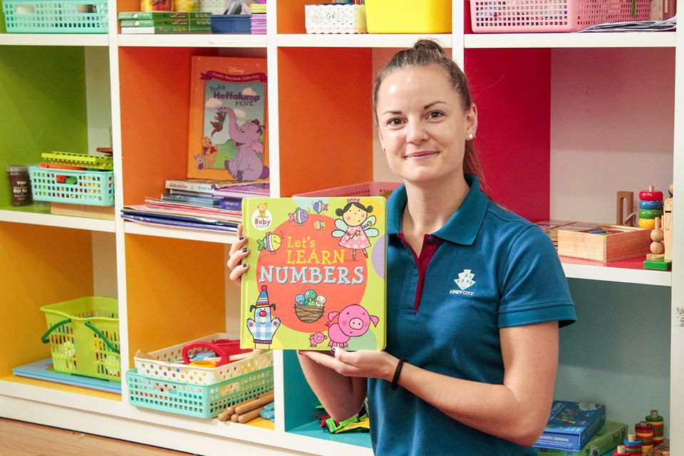 “Let’s learn numbers” là một trong những quyển sách được các em yêu thích tại phòng Resources Center