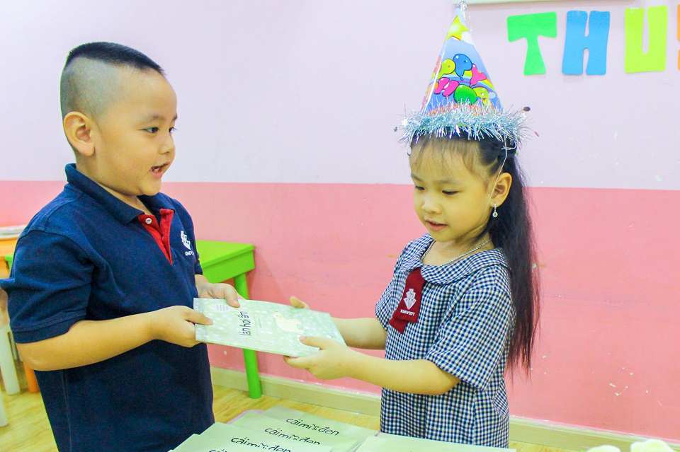 truong-mam-non-quoc-te-how-to-encourage-children-to-say-thank-you-and-i-am-sorry-sincerely