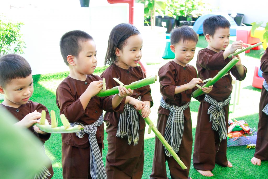 Play activities that aim to cleanse the soul and develop the personality of the children 