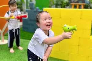 CON GÁI DIỄN VIÊN QUÁCH NGỌC TUYÊN TIẾN BỘ TẠI KINDY CITY