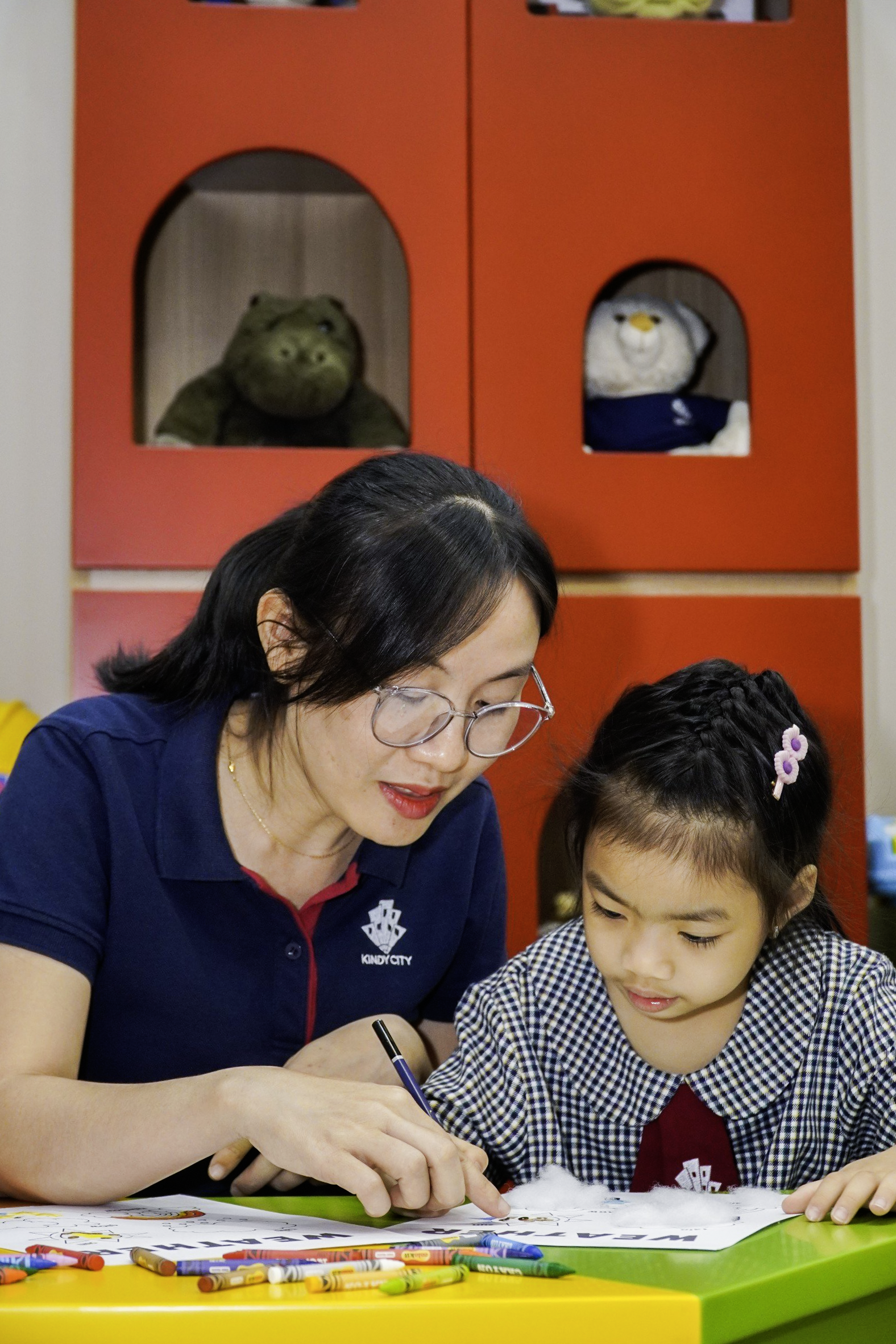 Đặc biệt, với chương trình Tiền tiểu học (Pre-primary) được lồng ghép từ bậc học Dolphin và Giraffe