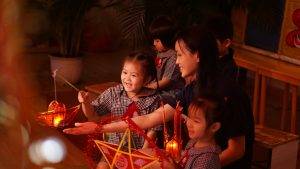 KỂ CHUYỆN DƯỚI THỀM TRĂNG